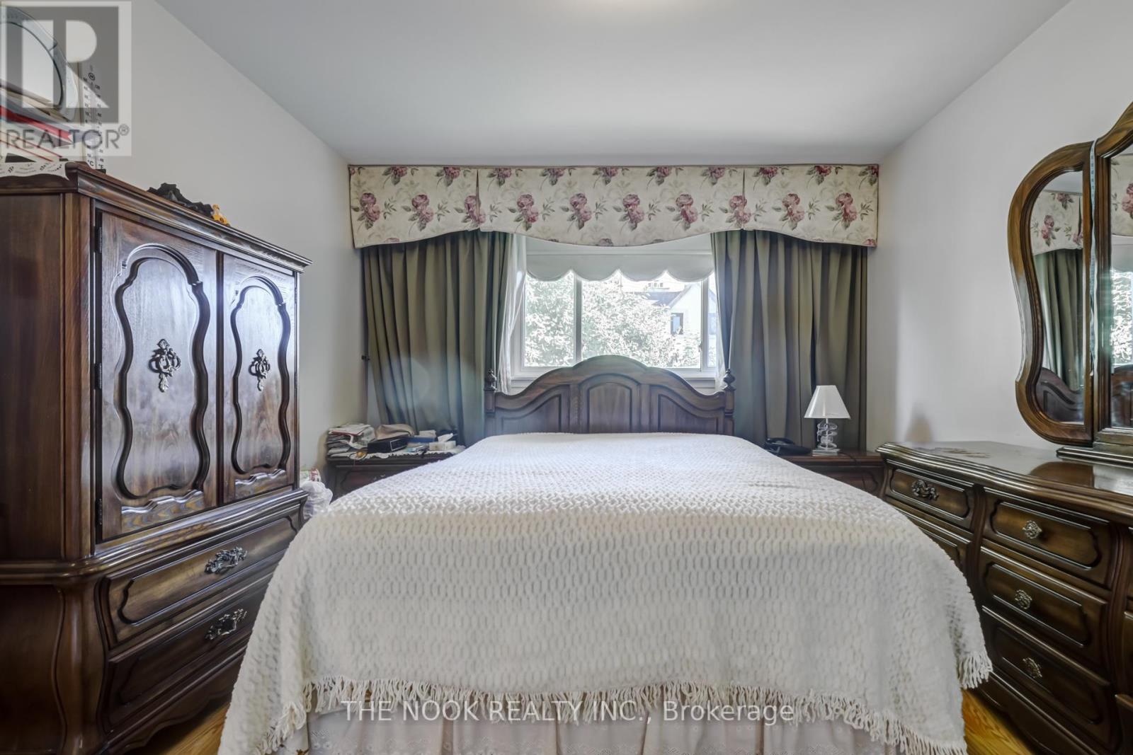 7 Triburnham Place, Toronto (Markland Wood), Ontario  M9C 3P3 - Photo 19 - W12748806