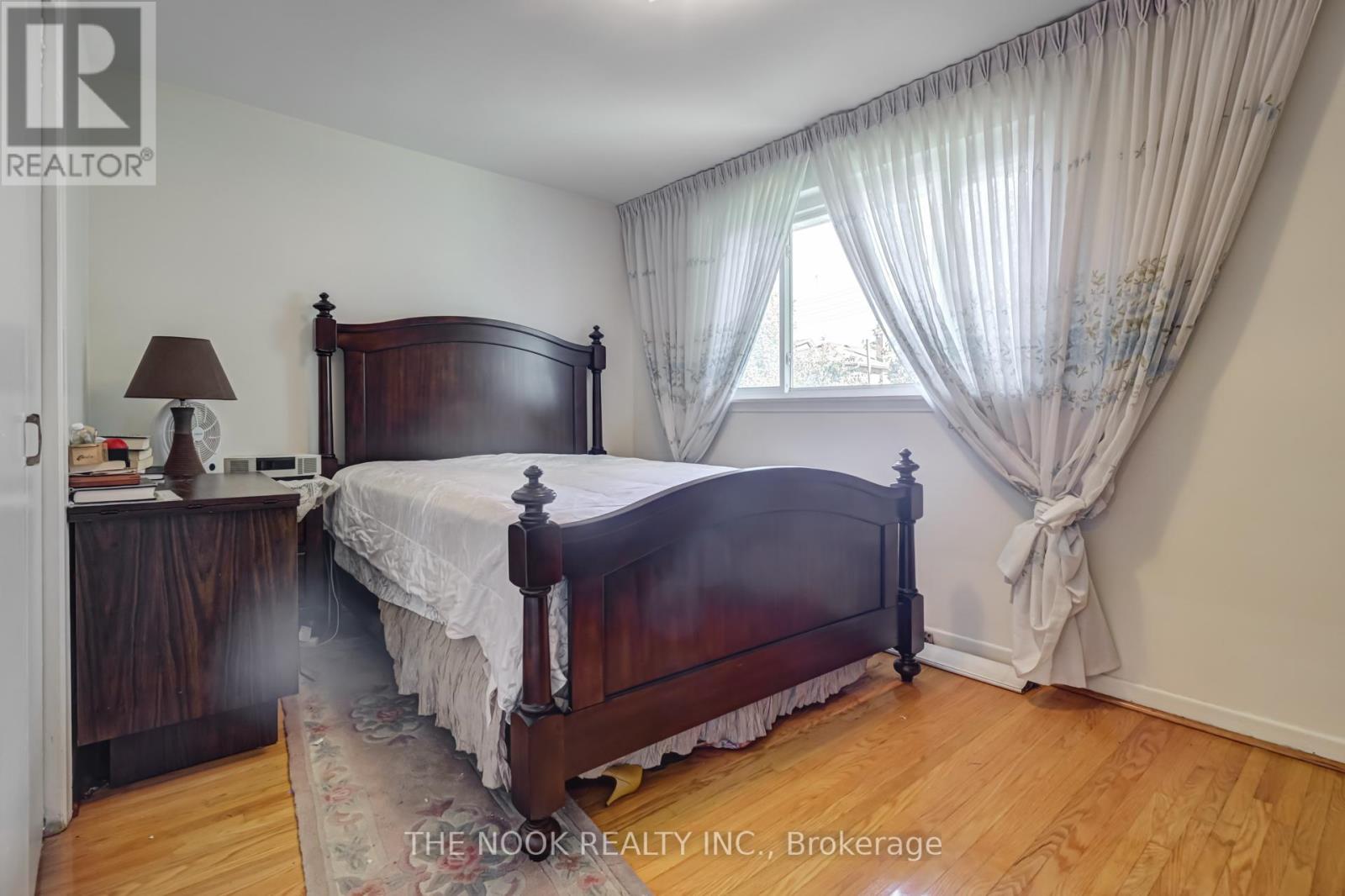 7 Triburnham Place, Toronto (Markland Wood), Ontario  M9C 3P3 - Photo 21 - W12748806