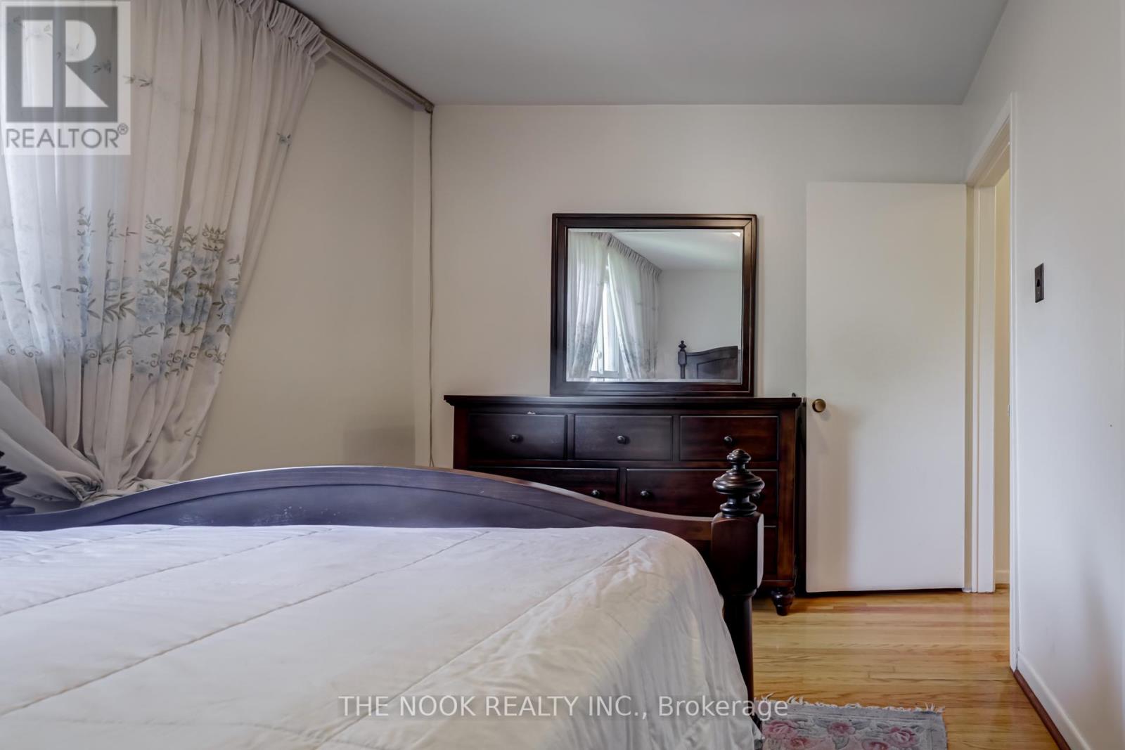 7 Triburnham Place, Toronto (Markland Wood), Ontario  M9C 3P3 - Photo 23 - W12748806