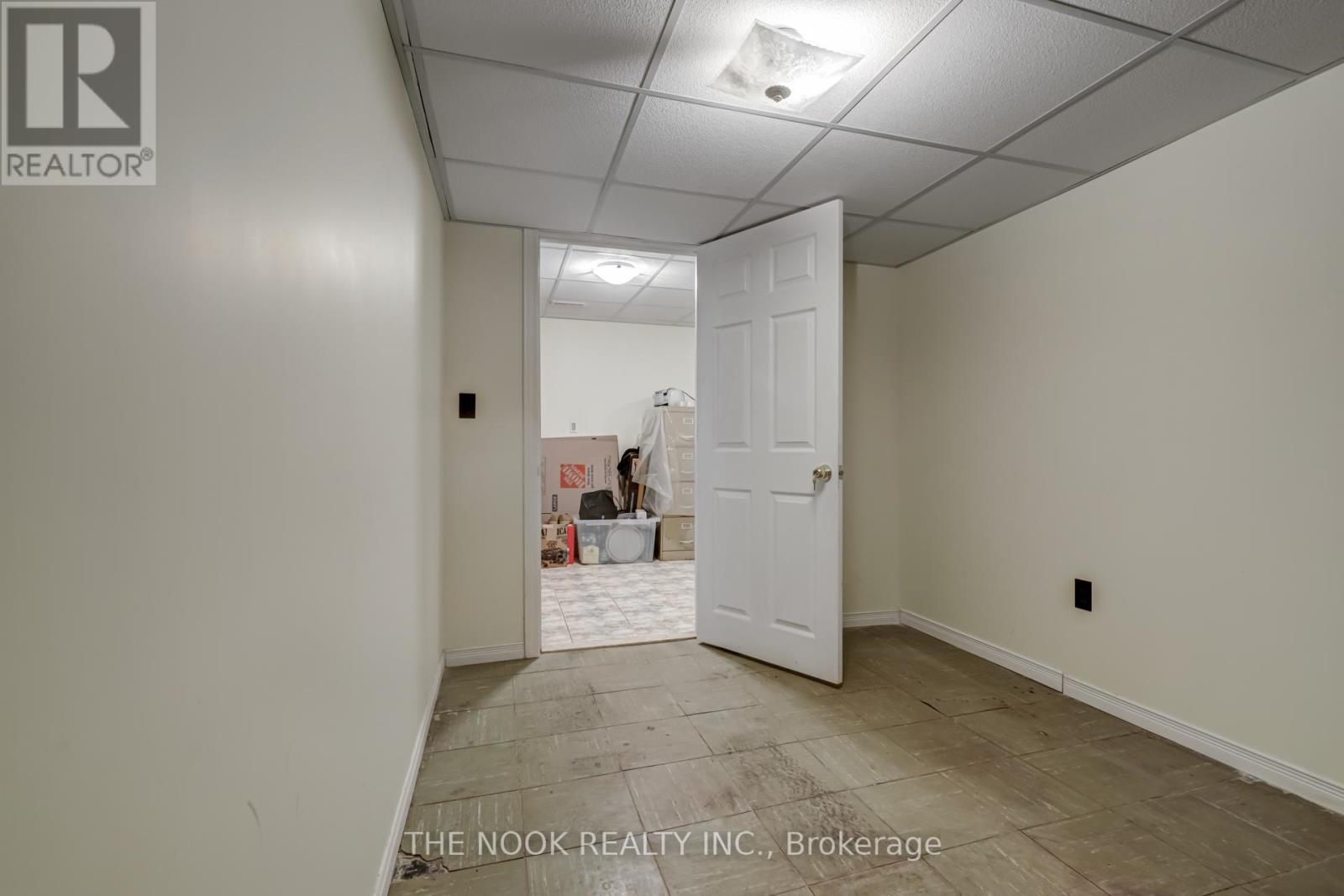 7 Triburnham Place, Toronto (Markland Wood), Ontario  M9C 3P3 - Photo 30 - W12748806