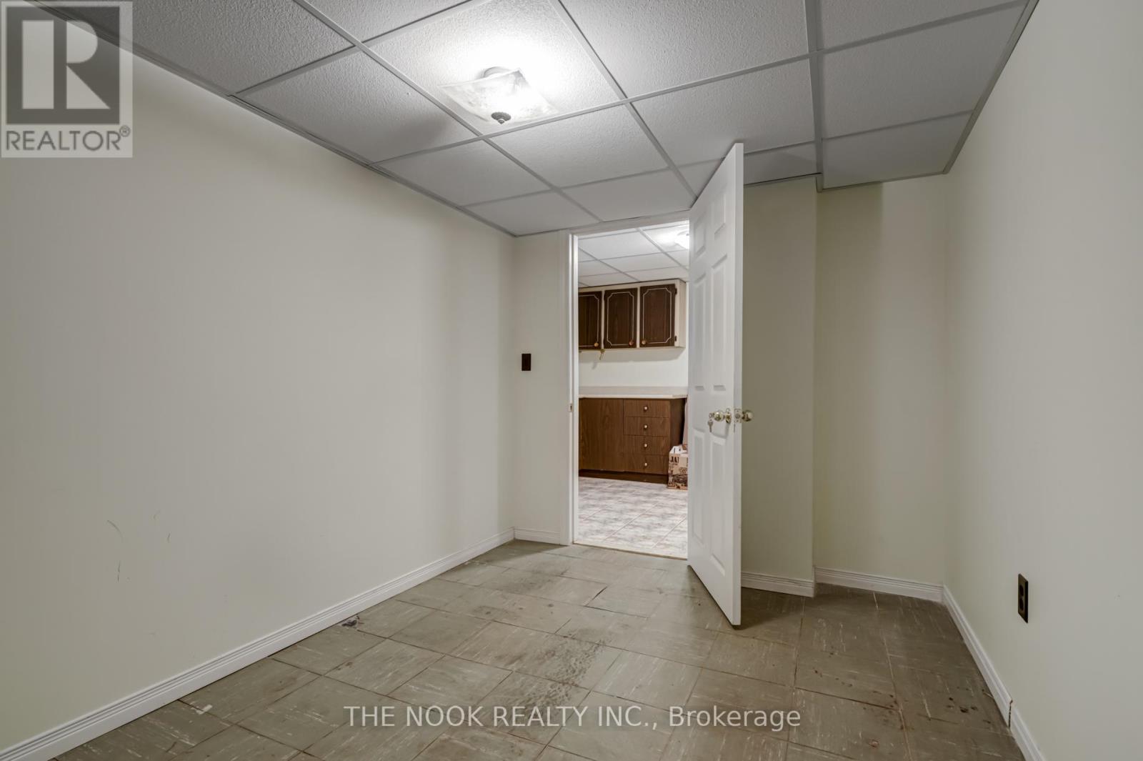 7 Triburnham Place, Toronto (Markland Wood), Ontario  M9C 3P3 - Photo 31 - W12748806