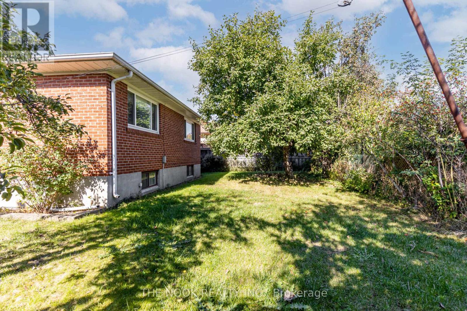7 Triburnham Place, Toronto (Markland Wood), Ontario  M9C 3P3 - Photo 36 - W12748806