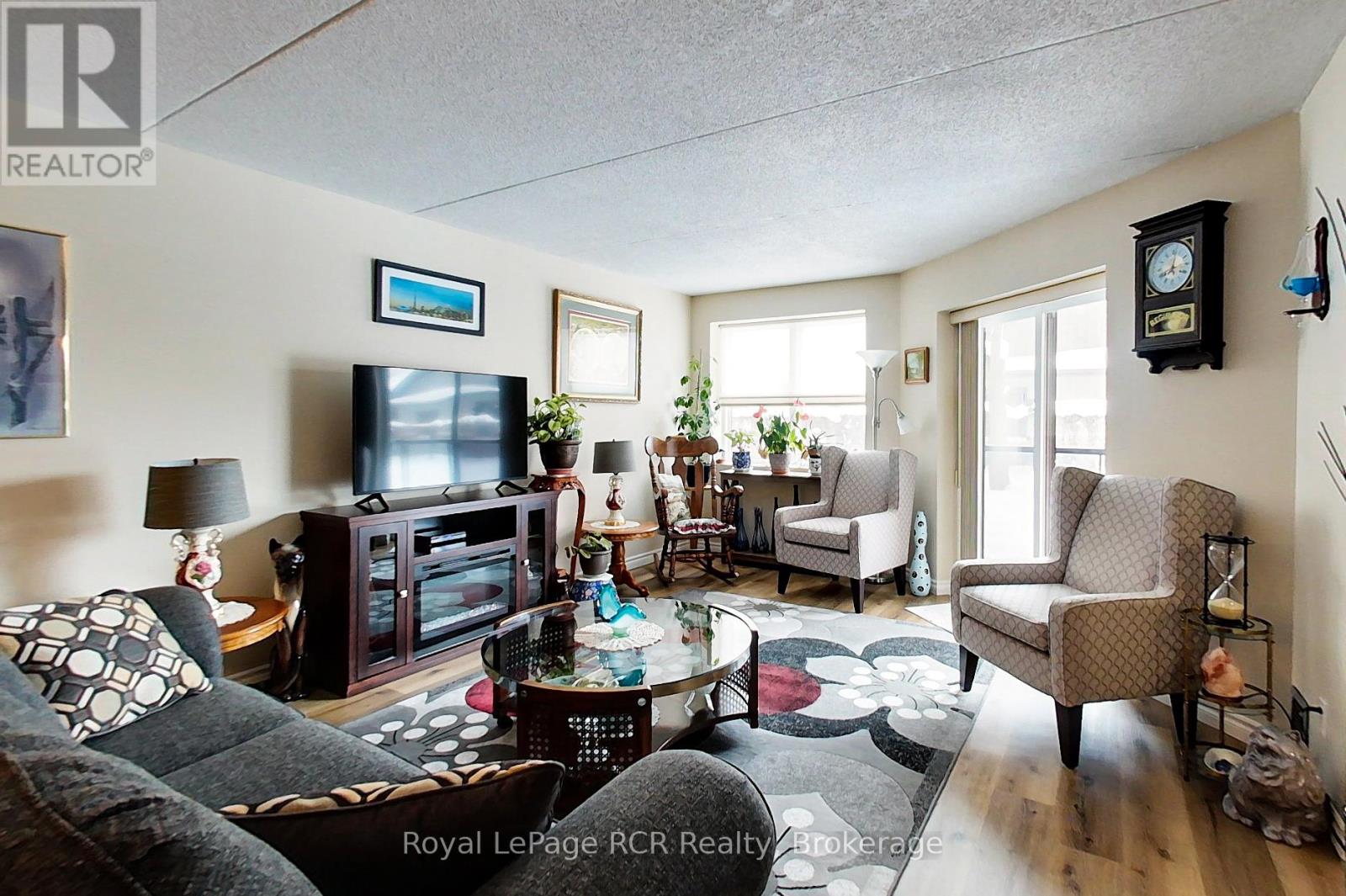 102 - 536 11th Avenue, Hanover, Ontario N4N 2S4 - Photo 8 - X12748814