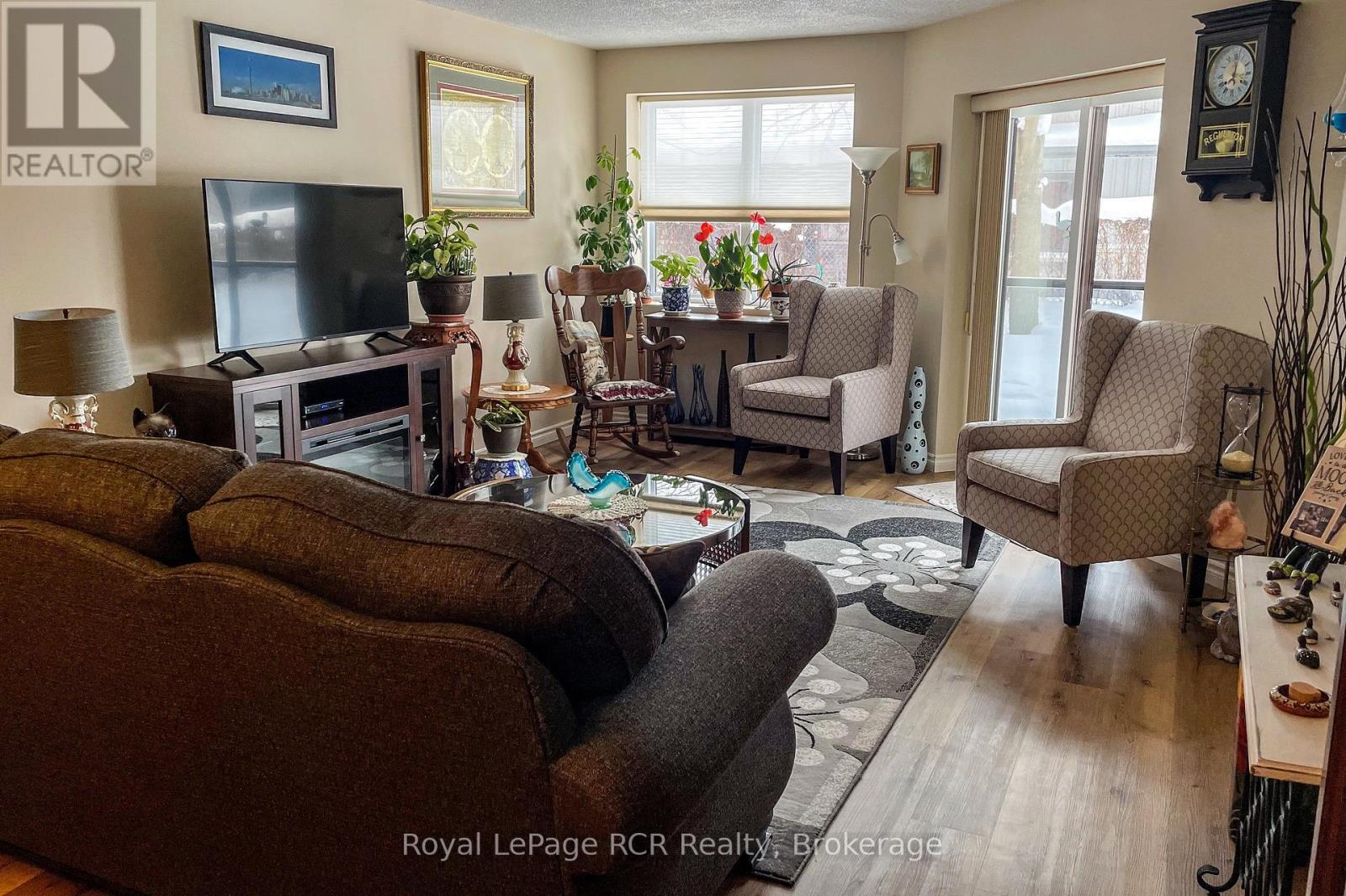 102 - 536 11th Avenue, Hanover, Ontario N4N 2S4 - Photo 9 - X12748814