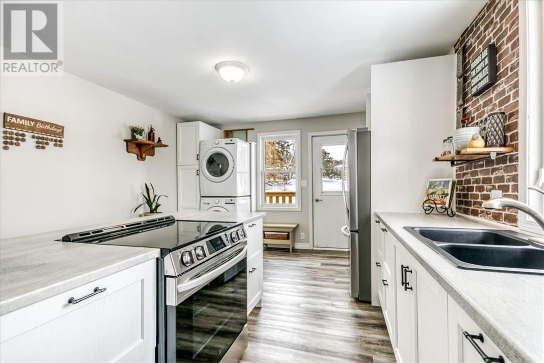 19 Gore Street, Gore Bay, Ontario  P0P 1H0 - Photo 10 - 2126275