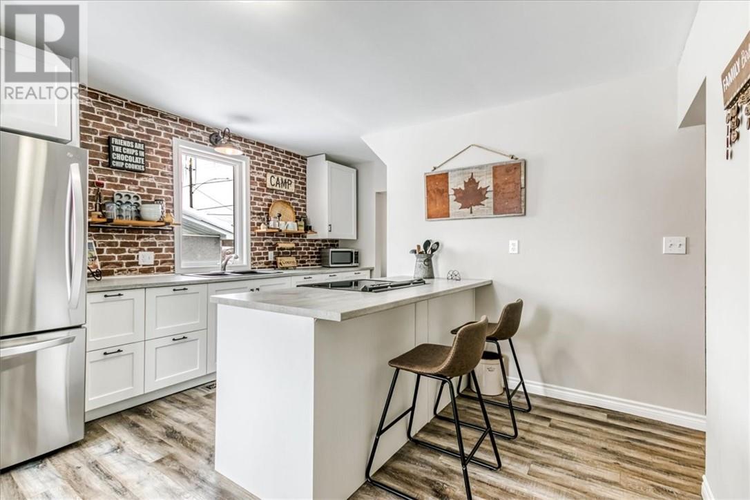 19 Gore Street, Gore Bay, Ontario  P0P 1H0 - Photo 7 - 2126275