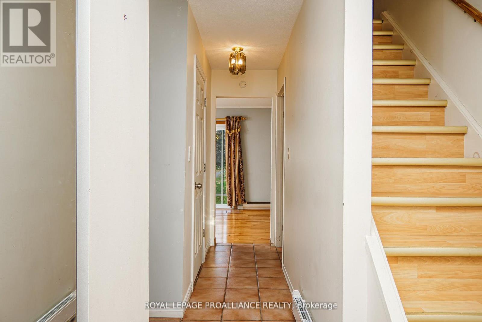 207d North Park Street, Belleville (Belleville Ward), Ontario  K8P 4T9 - Photo 8 - X12748714