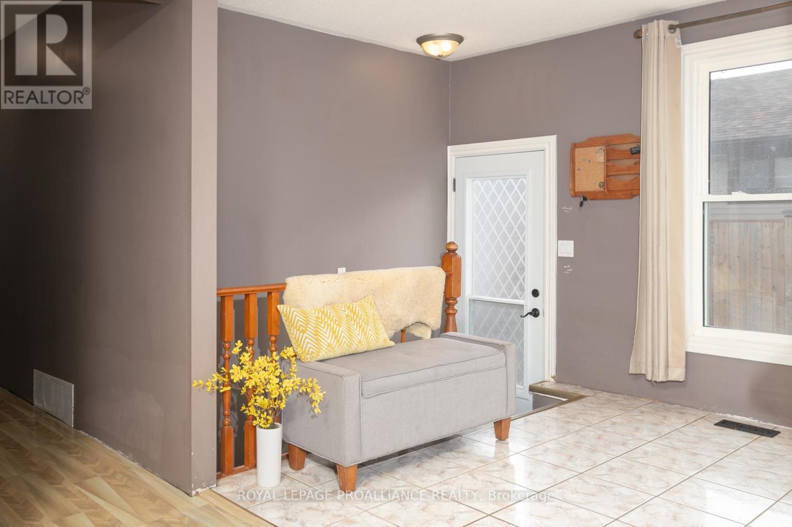 43 Alnet Drive, Belleville (Belleville Ward), Ontario  K8P 4W3 - Photo 9 - X12748738