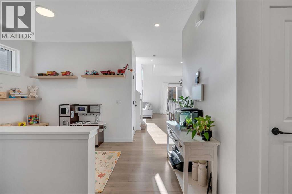 20 Edith Crescent Nw, Calgary, Alberta  T3R 2C3 - Photo 6 - A2276061