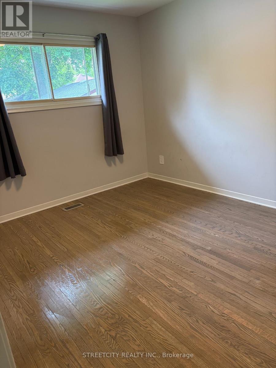 1500 Mardell Place, London East (East H), Ontario  N5V 1W9 - Photo 4 - X12748636