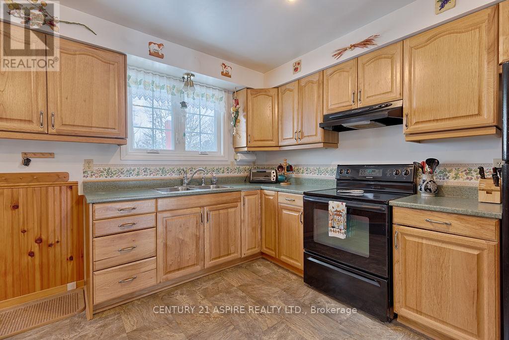 23 Park Drive, Petawawa, Ontario  K8H 2C9 - Photo 10 - X12748694