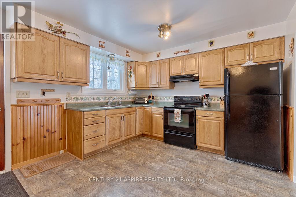 23 Park Drive, Petawawa, Ontario  K8H 2C9 - Photo 12 - X12748694