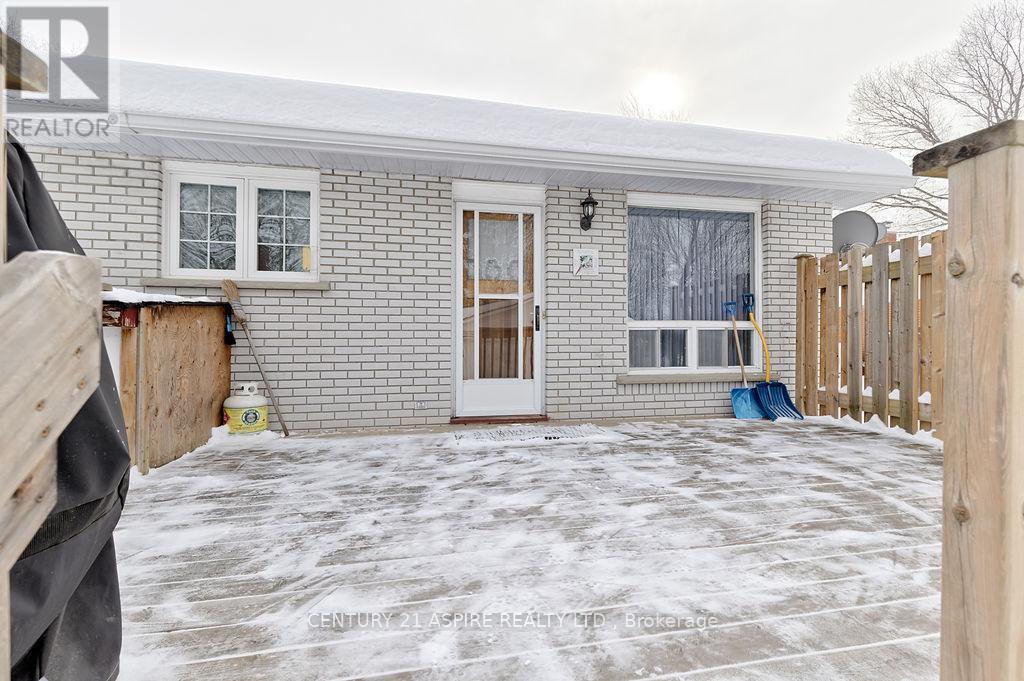 23 Park Drive, Petawawa, Ontario  K8H 2C9 - Photo 5 - X12748694