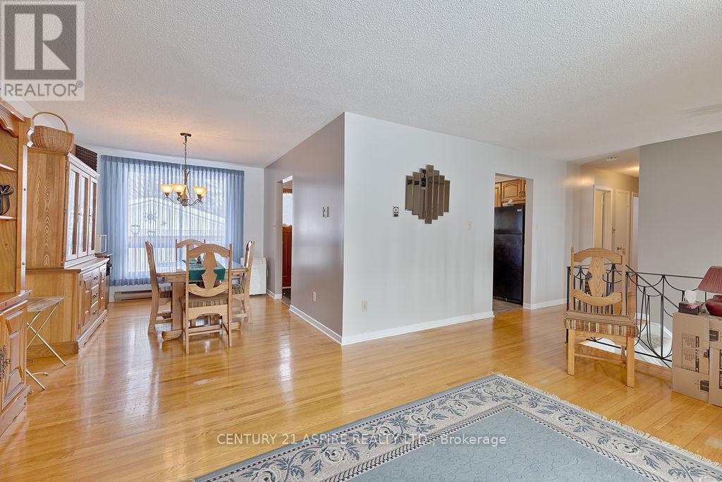 23 Park Drive, Petawawa, Ontario  K8H 2C9 - Photo 8 - X12748694