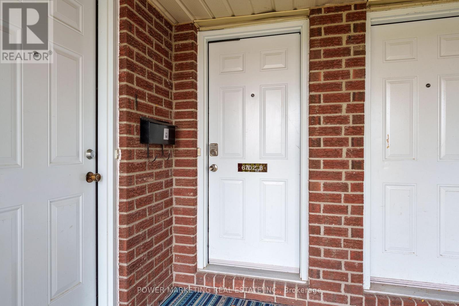 B - 6702 Jeanne D'arc Boulevard N, Ottawa, Ontario  K1C 6E9 - Photo 2 - X12748676