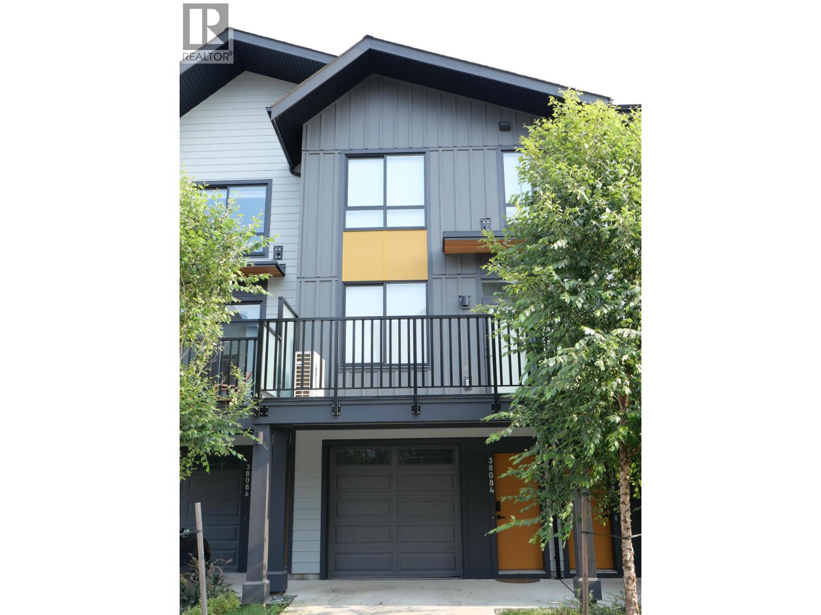 38084 HELM WAY, Squamish, British Columbia