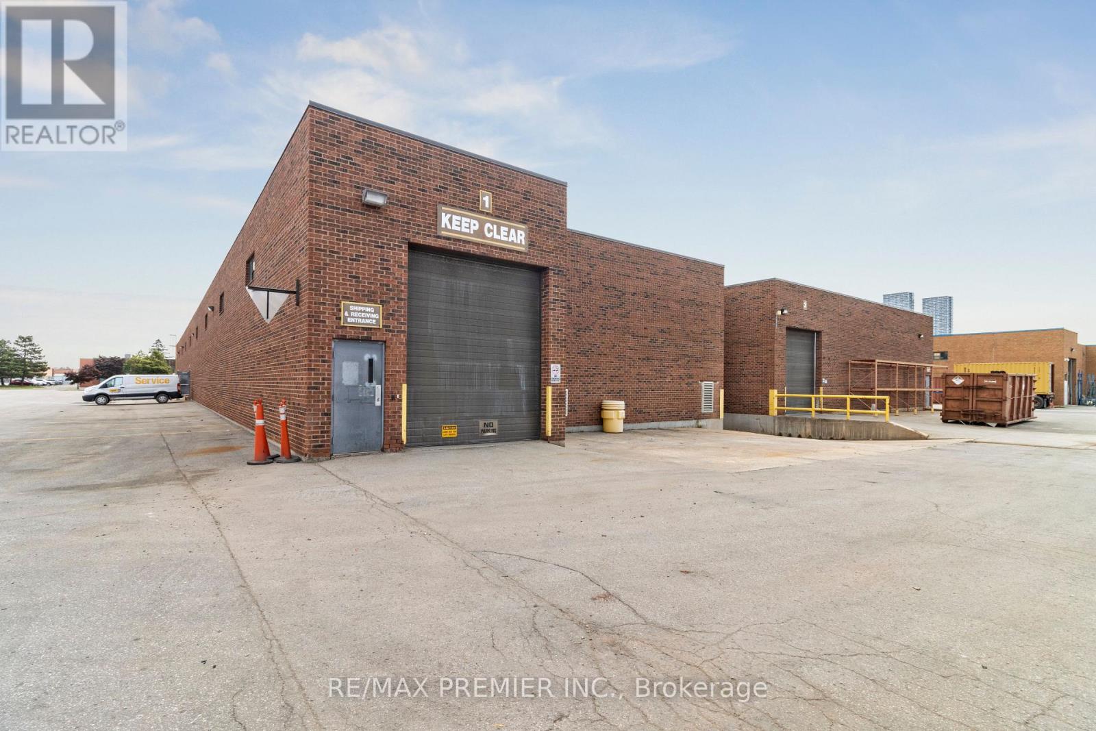 522 Edgeley Boulevard, Vaughan, Ontario  L4K 4G4 - Photo 2 - N12746124