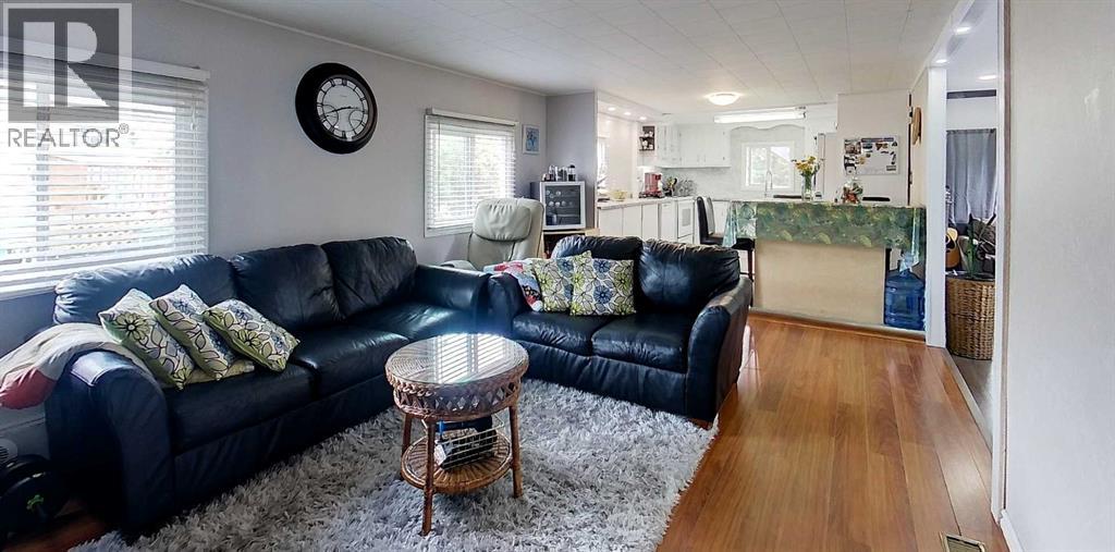 5124 8 Avenue, Edson, Alberta  T7E 1K6 - Photo 2 - A2248499