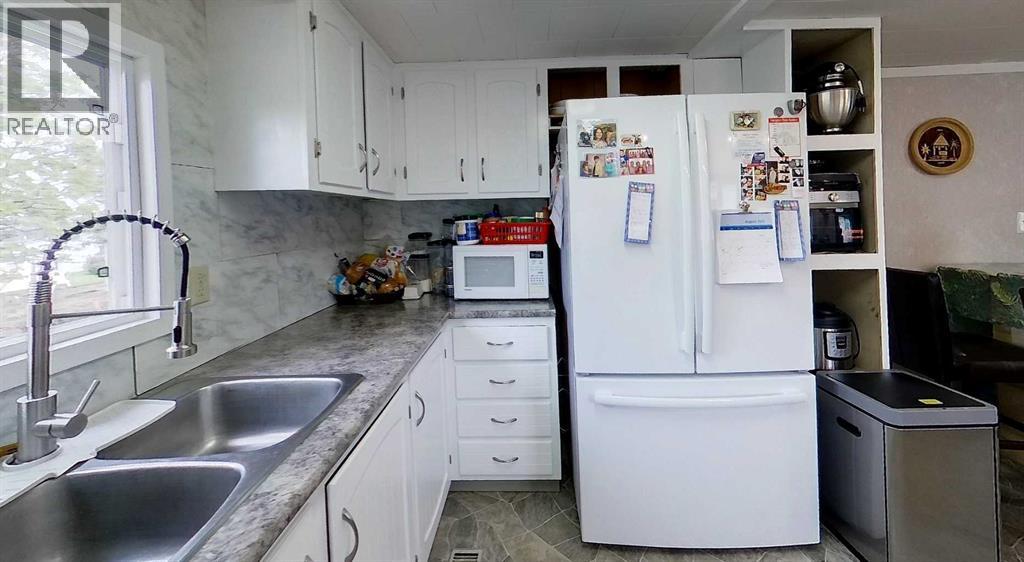 5124 8 Avenue, Edson, Alberta  T7E 1K6 - Photo 7 - A2248499