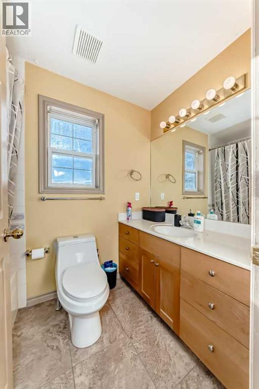 52 Douglas Ridge Close Se, Calgary, Alberta  T2Z 2M4 - Photo 20 - A2279152