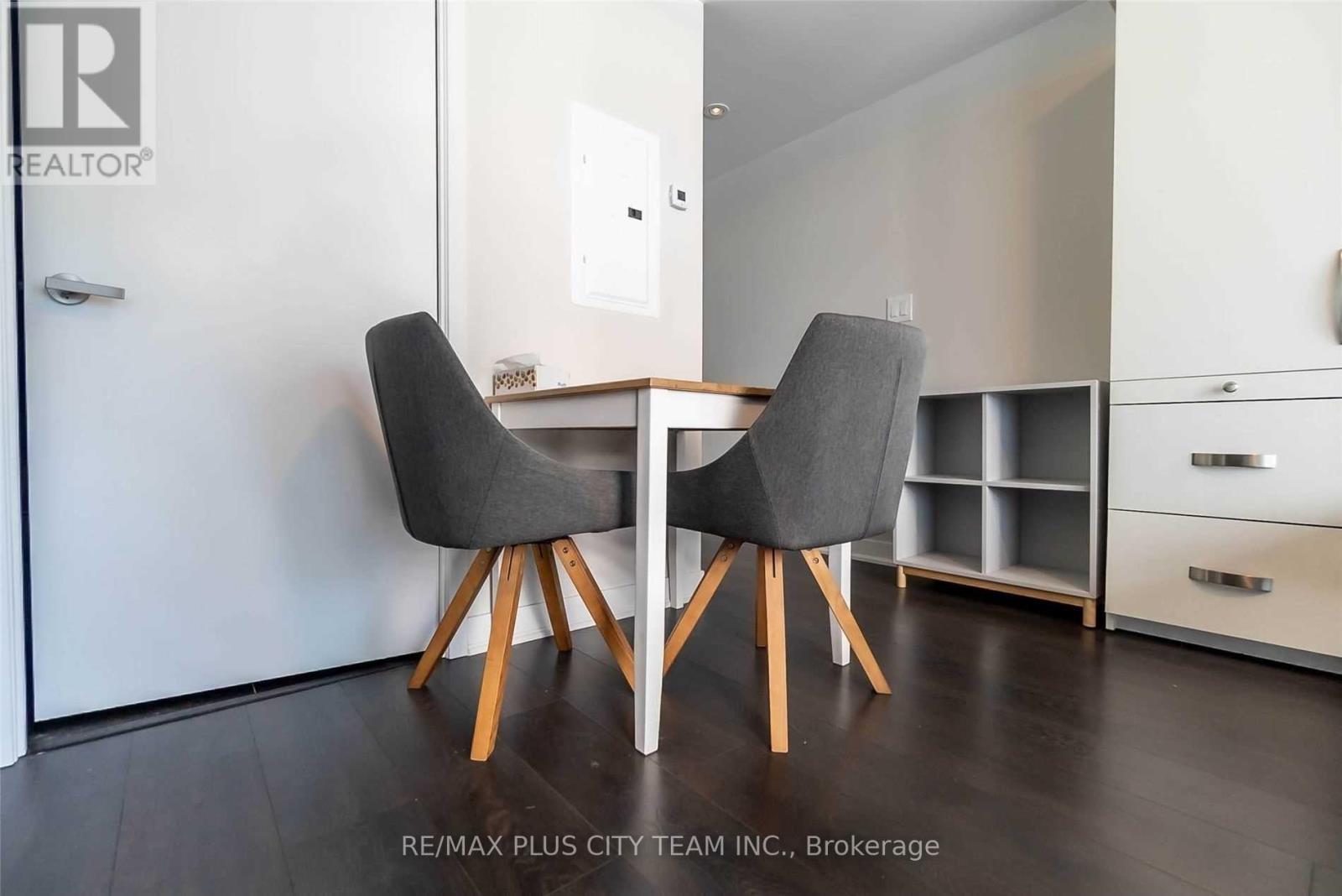 2511 - 88 Harbour Street, Toronto (Waterfront Communities), Ontario  M5J 1B7 - Photo 4 - C12748646