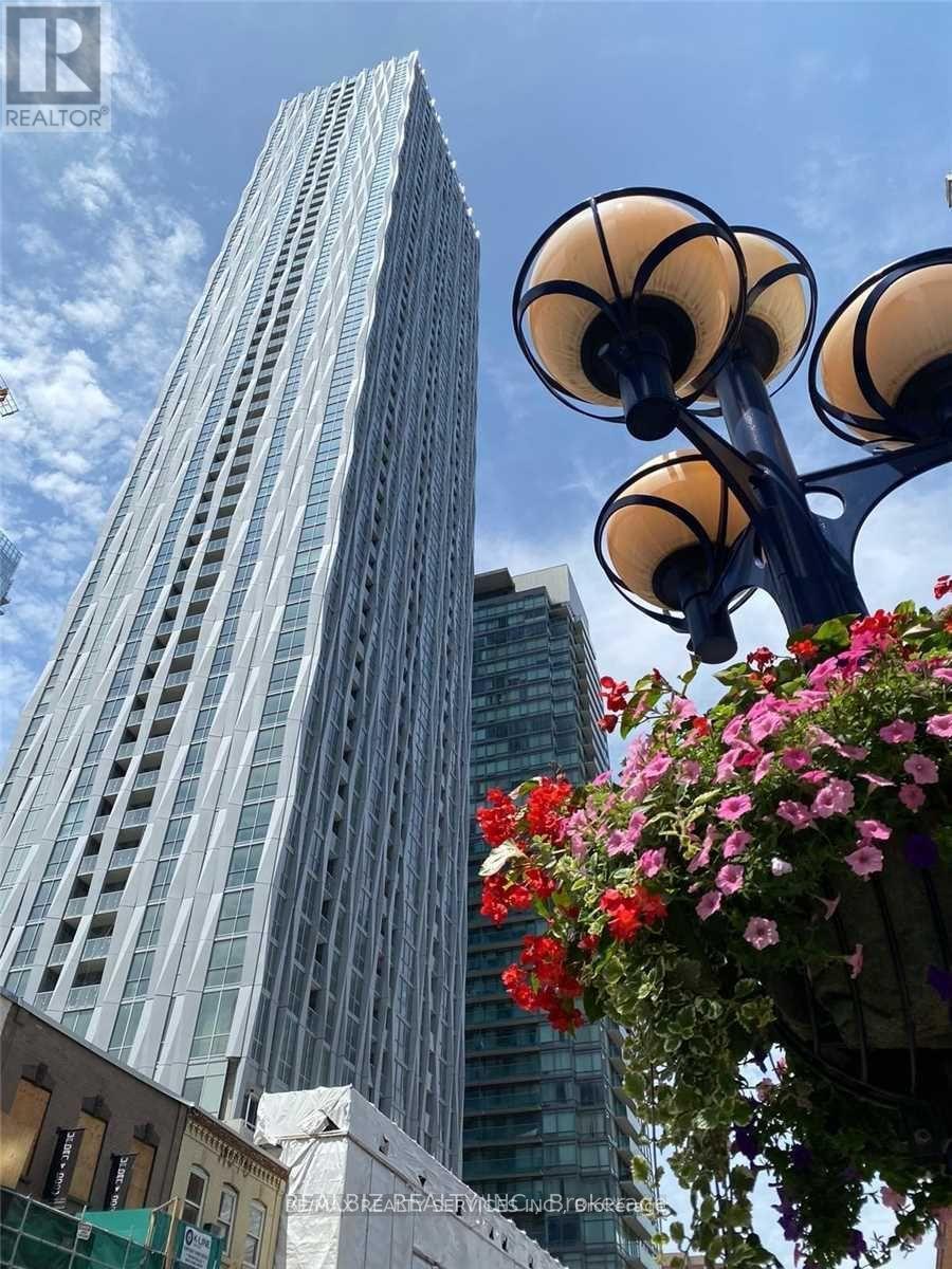 2204 - 1 YORKVILLE AVENUE, toronto (annex), Ontario