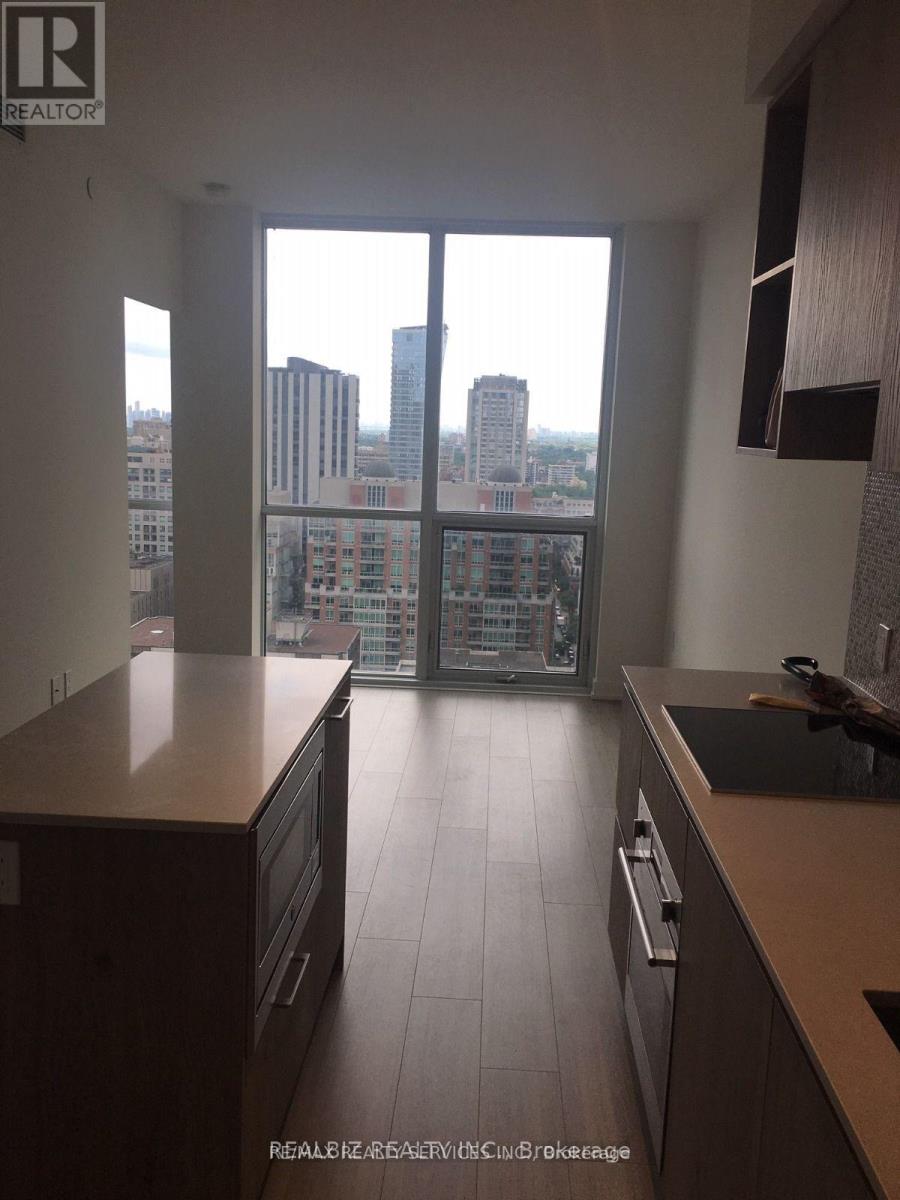 2204 - 1 Yorkville Avenue, Toronto (Annex), Ontario  M4W 0B1 - Photo 2 - C12748730