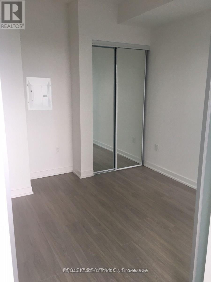 2204 - 1 Yorkville Avenue, Toronto (Annex), Ontario  M4W 0B1 - Photo 5 - C12748730