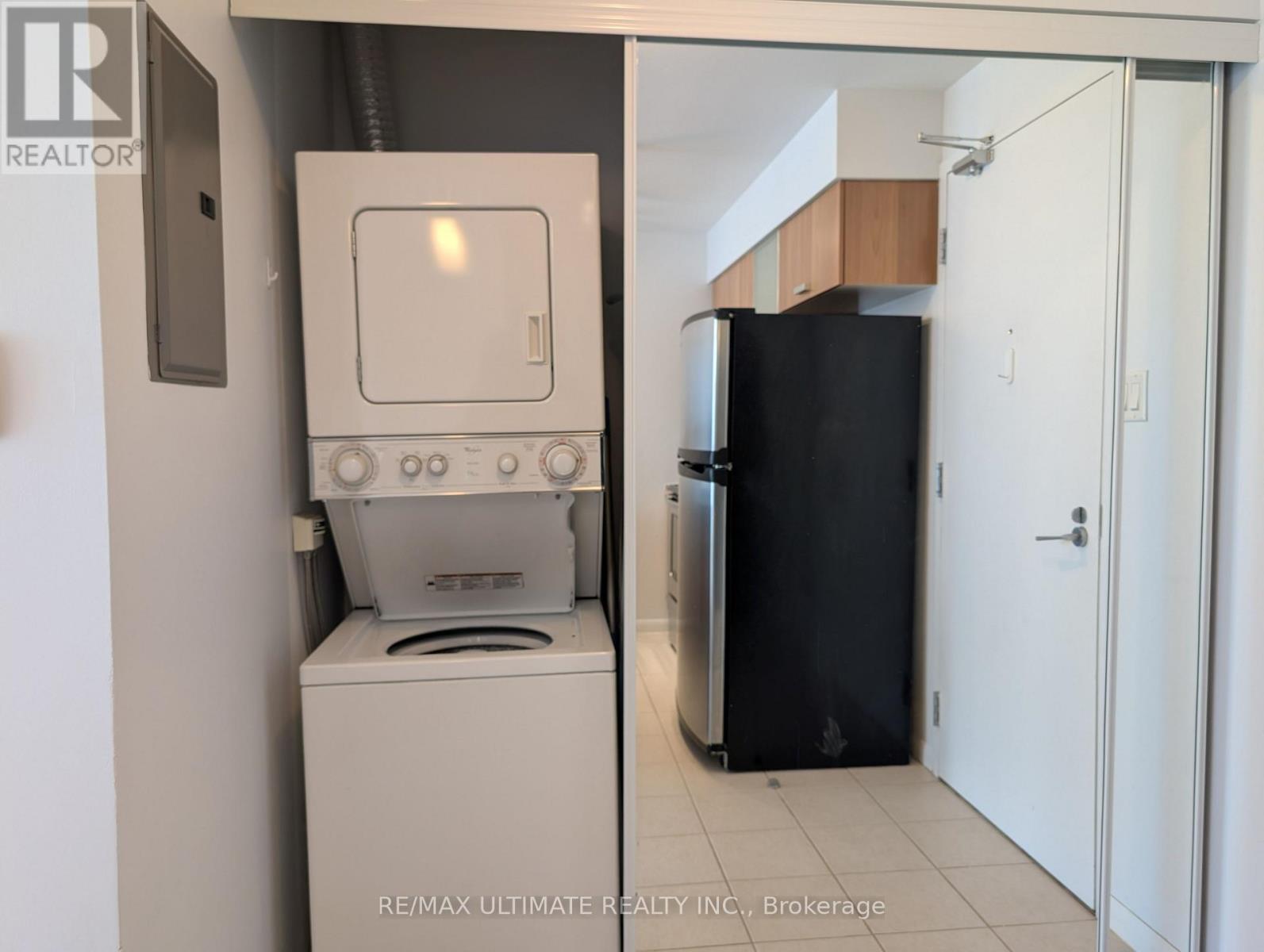 2504 - 38 Grenville Street, Toronto (Bay Street Corridor), Ontario  M4Y 1A5 - Photo 12 - C12748740