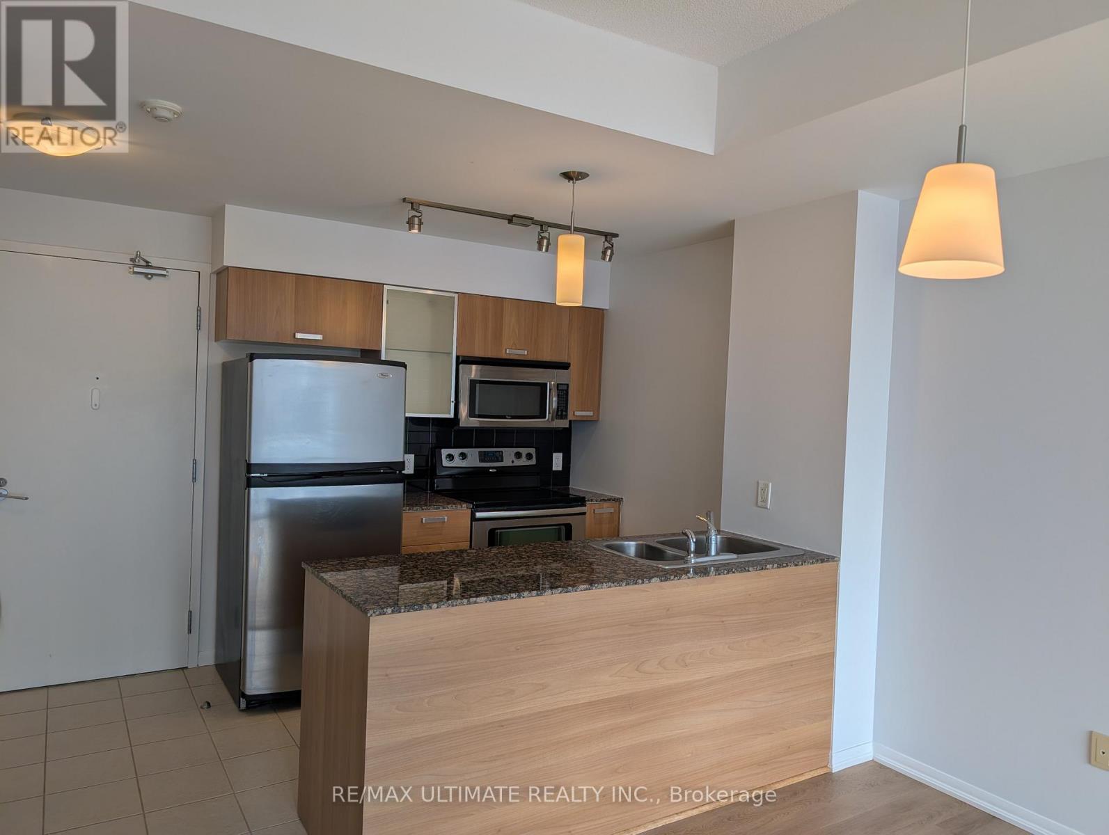 2504 - 38 Grenville Street, Toronto (Bay Street Corridor), Ontario  M4Y 1A5 - Photo 2 - C12748740