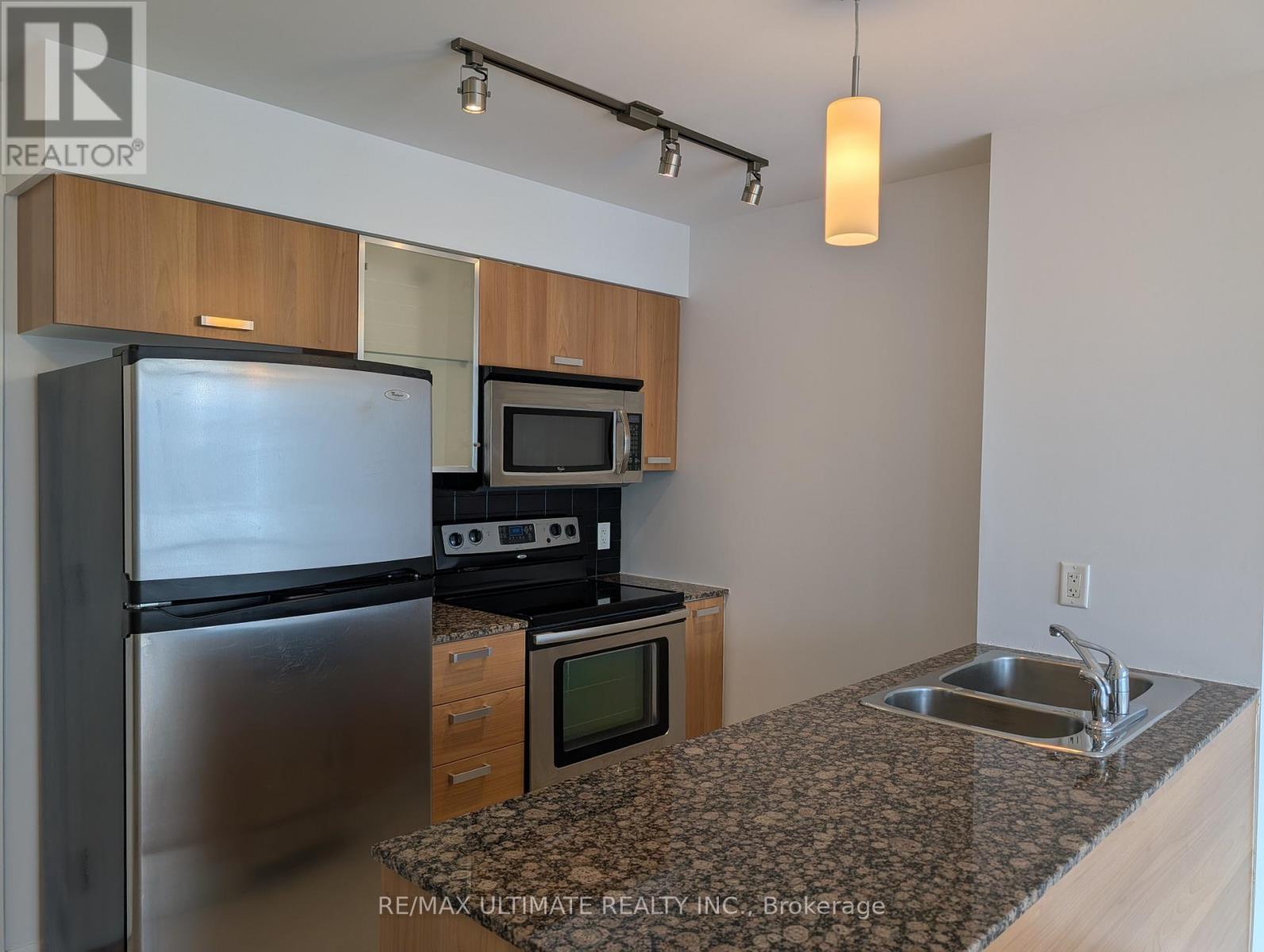 2504 - 38 Grenville Street, Toronto (Bay Street Corridor), Ontario  M4Y 1A5 - Photo 5 - C12748740