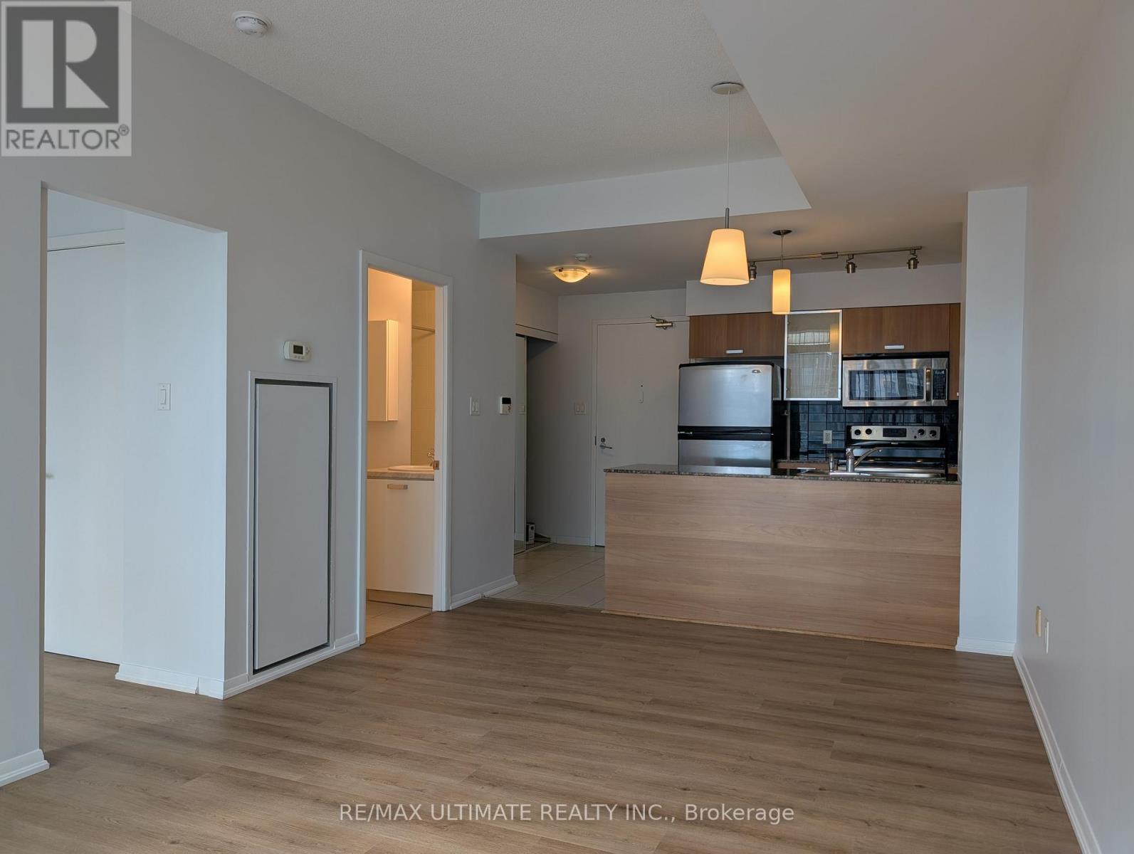 2504 - 38 Grenville Street, Toronto (Bay Street Corridor), Ontario  M4Y 1A5 - Photo 8 - C12748740