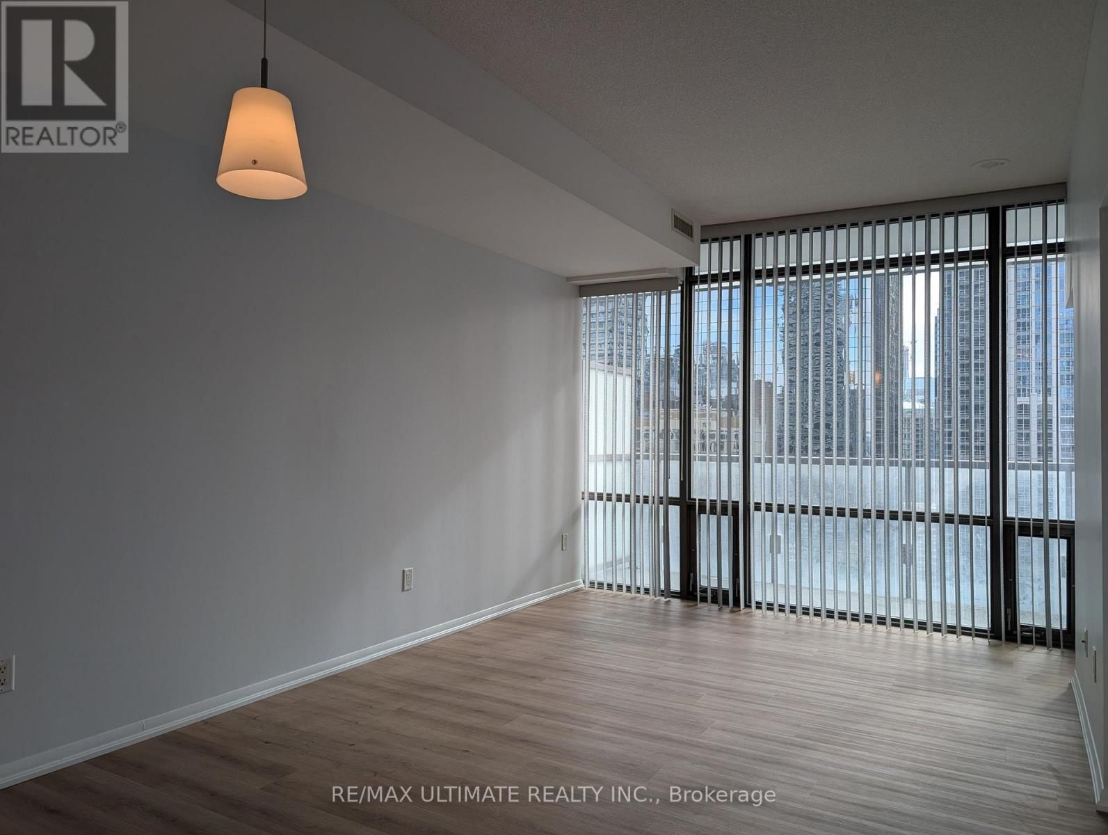 2504 - 38 Grenville Street, Toronto (Bay Street Corridor), Ontario  M4Y 1A5 - Photo 9 - C12748740