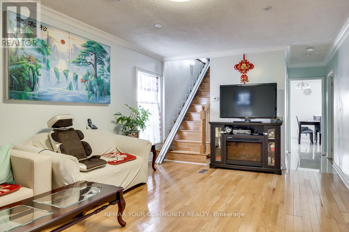 15 Coventry Street, Toronto, Ontario  M1L 1A7 - Photo 6 - E12748780