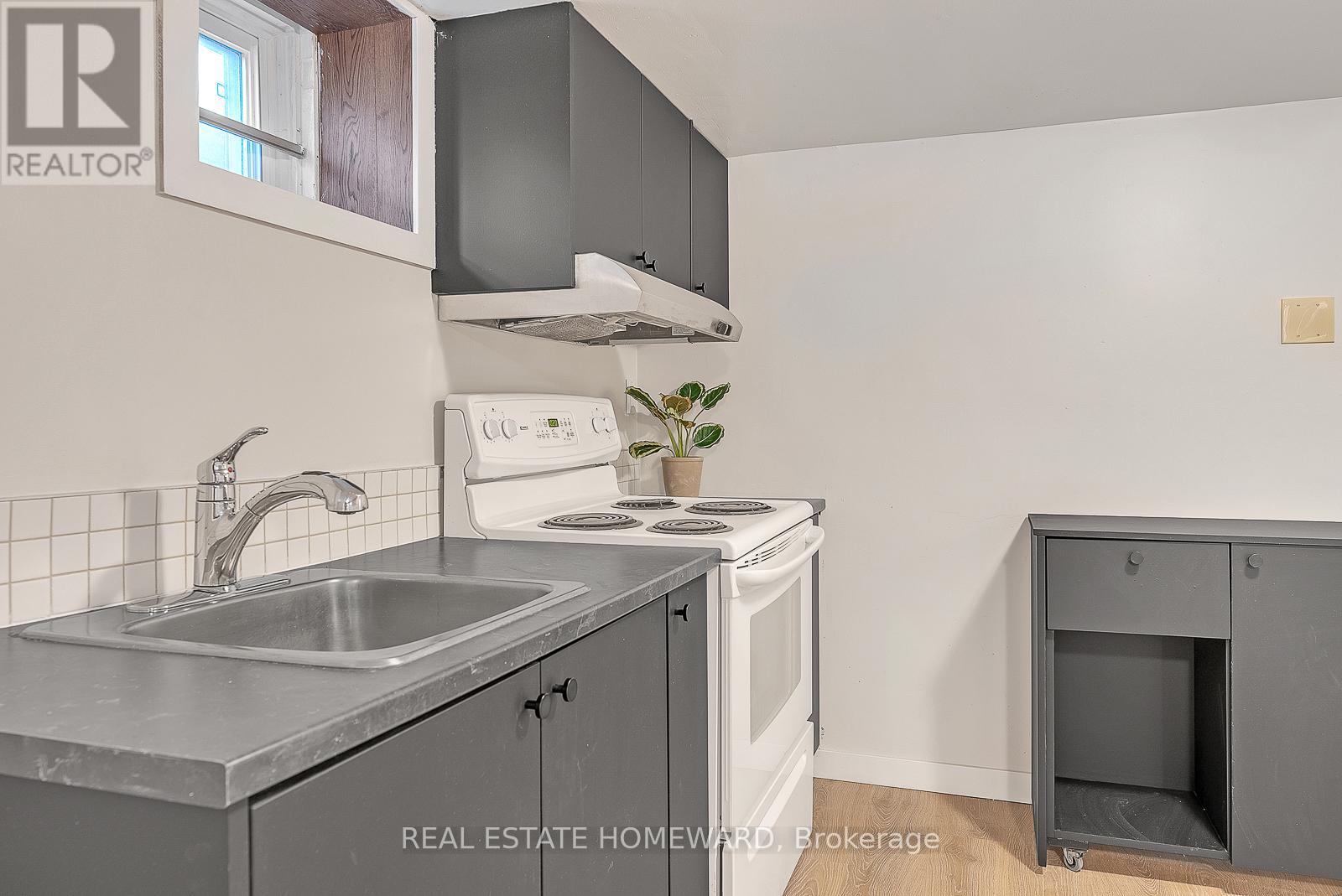 42 Bexhill Avenue, Toronto, Ontario  M1L 3B6 - Photo 2 - E12748788