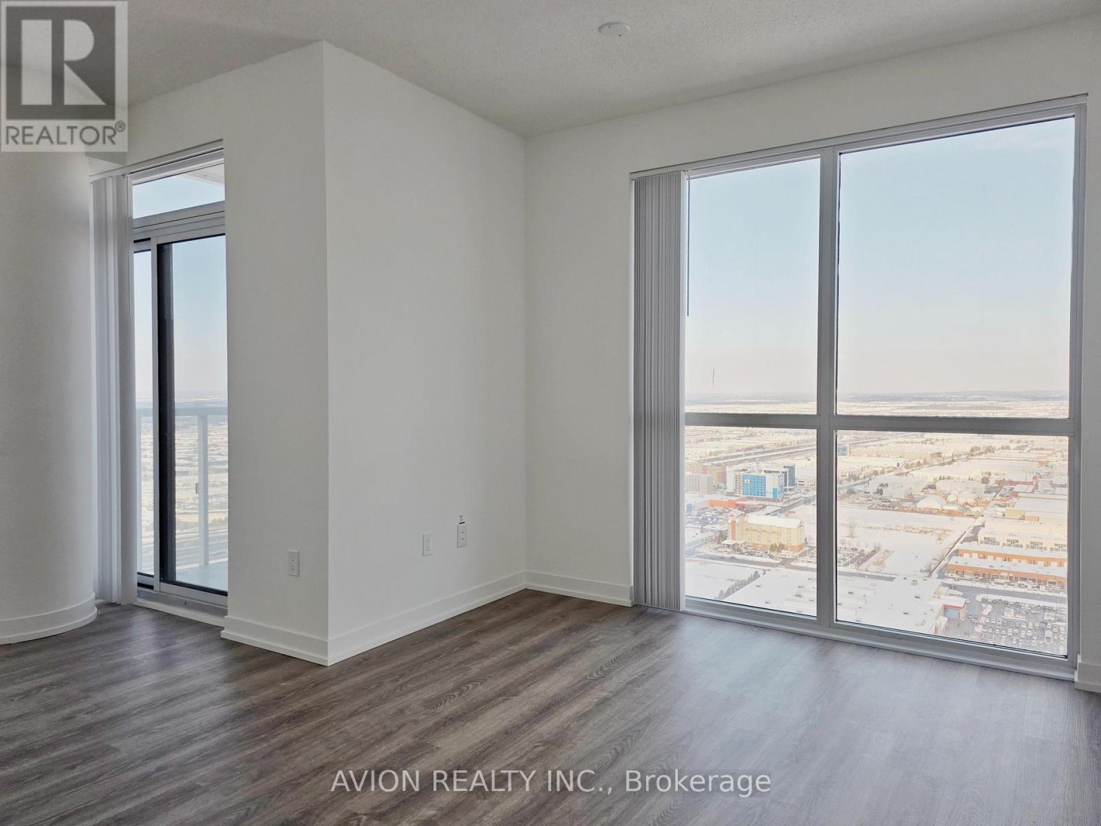 4602 - 8 Interchange Way, Vaughan, Ontario  L4K 5Z7 - Photo 3 - N12748626