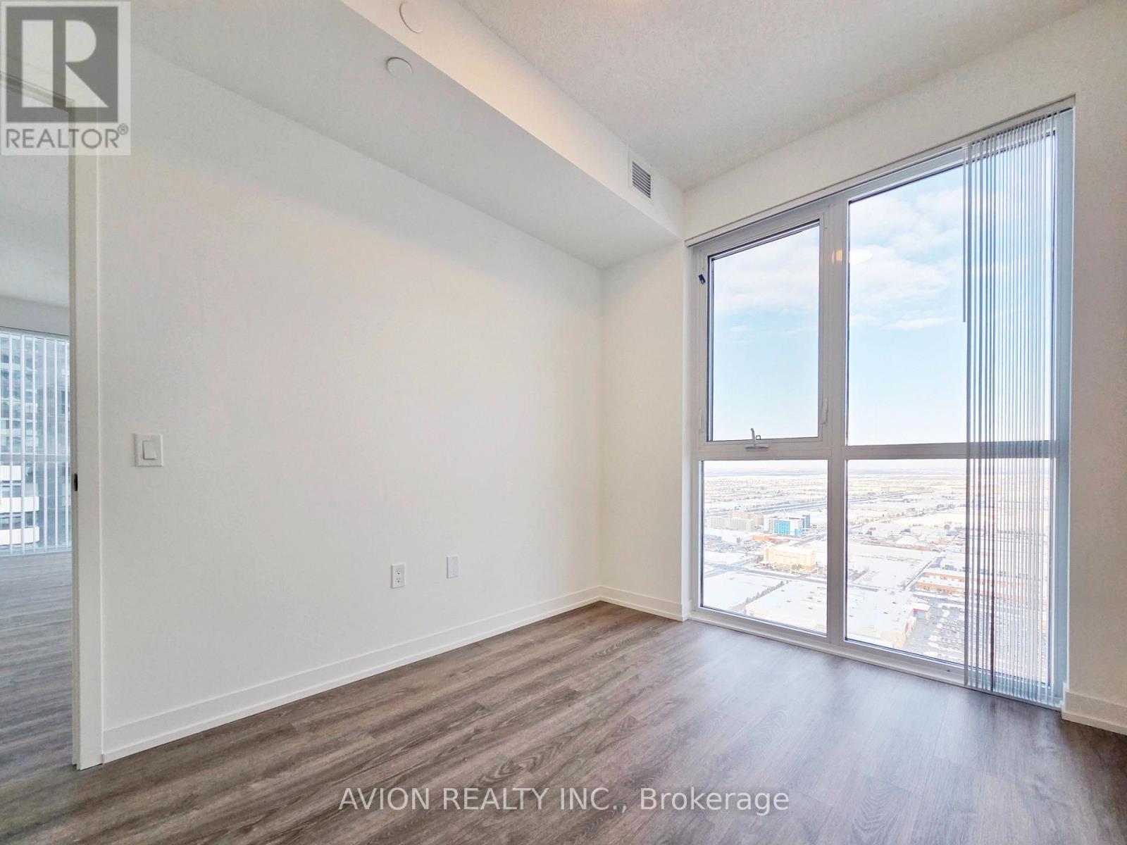 4602 - 8 Interchange Way, Vaughan, Ontario  L4K 5Z7 - Photo 4 - N12748626