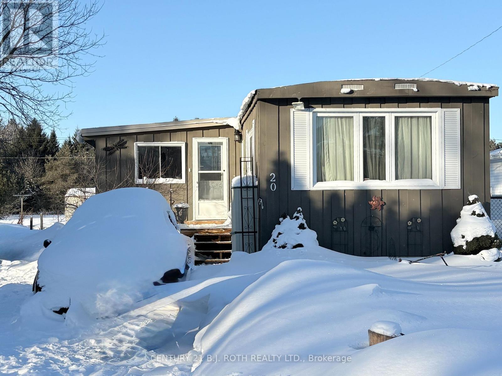 20 Shamrock Crescent, Essa, Ontario  L3W 0T7 - Photo 3 - N12748690