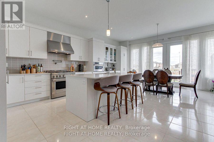 9 Backhouse Drive, Richmond Hill, Ontario  L4E 1M8 - Photo 10 - N12748742