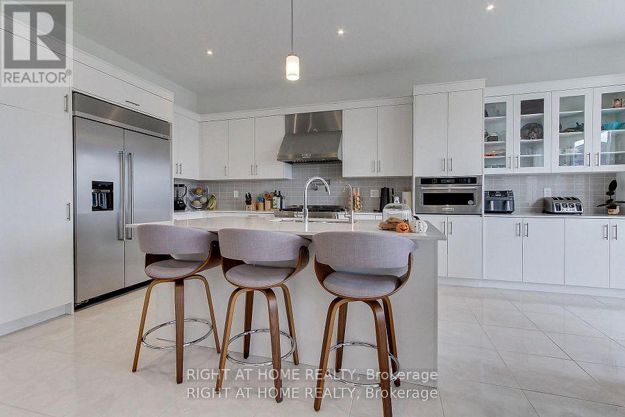 9 Backhouse Drive, Richmond Hill, Ontario  L4E 1M8 - Photo 11 - N12748742