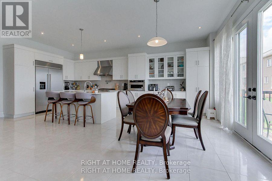 9 Backhouse Drive, Richmond Hill, Ontario  L4E 1M8 - Photo 17 - N12748742