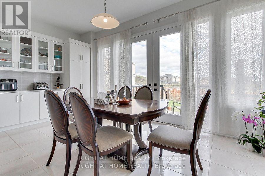 9 Backhouse Drive, Richmond Hill, Ontario  L4E 1M8 - Photo 18 - N12748742