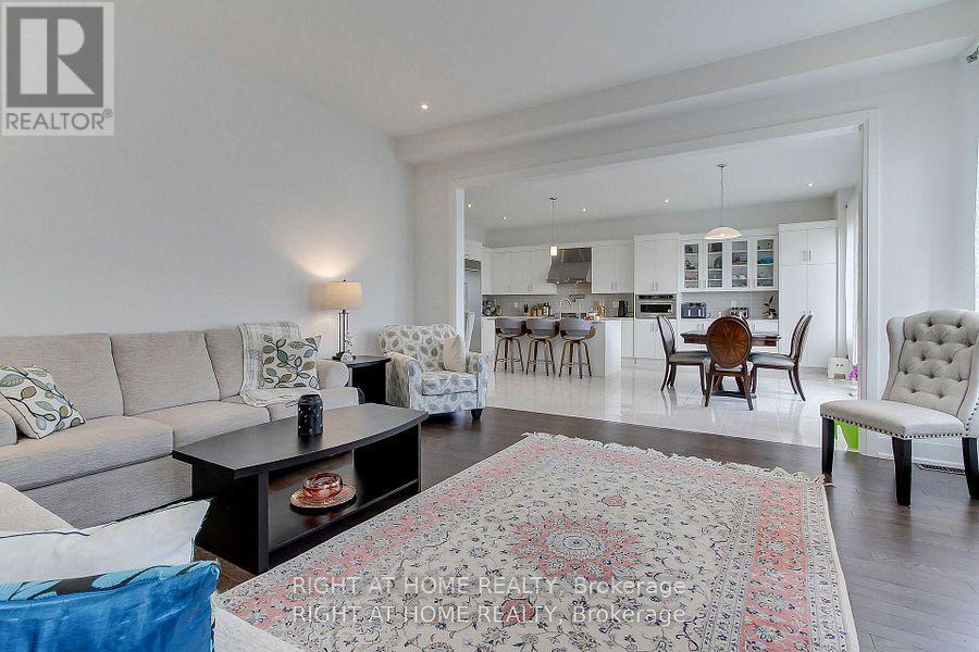 9 Backhouse Drive, Richmond Hill, Ontario  L4E 1M8 - Photo 22 - N12748742