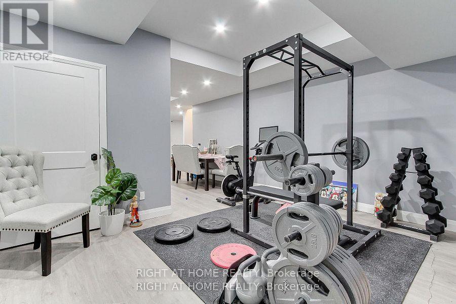 9 Backhouse Drive, Richmond Hill, Ontario  L4E 1M8 - Photo 42 - N12748742