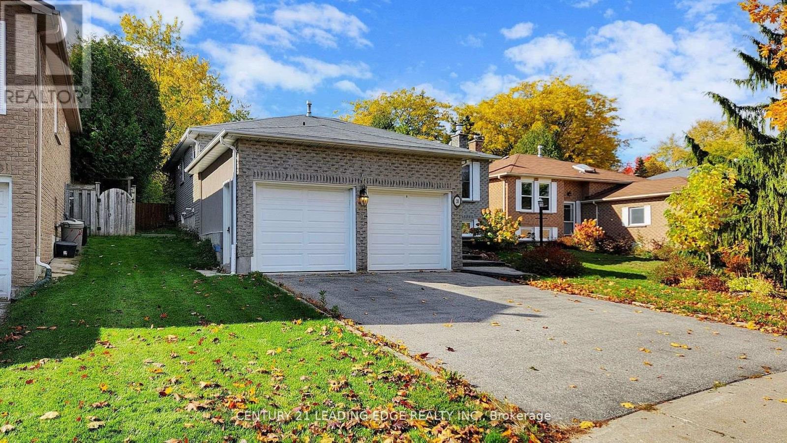 28 Stonehill Boulevard, East Gwillimbury, Ontario  L9N 1E3 - Photo 2 - N12748750