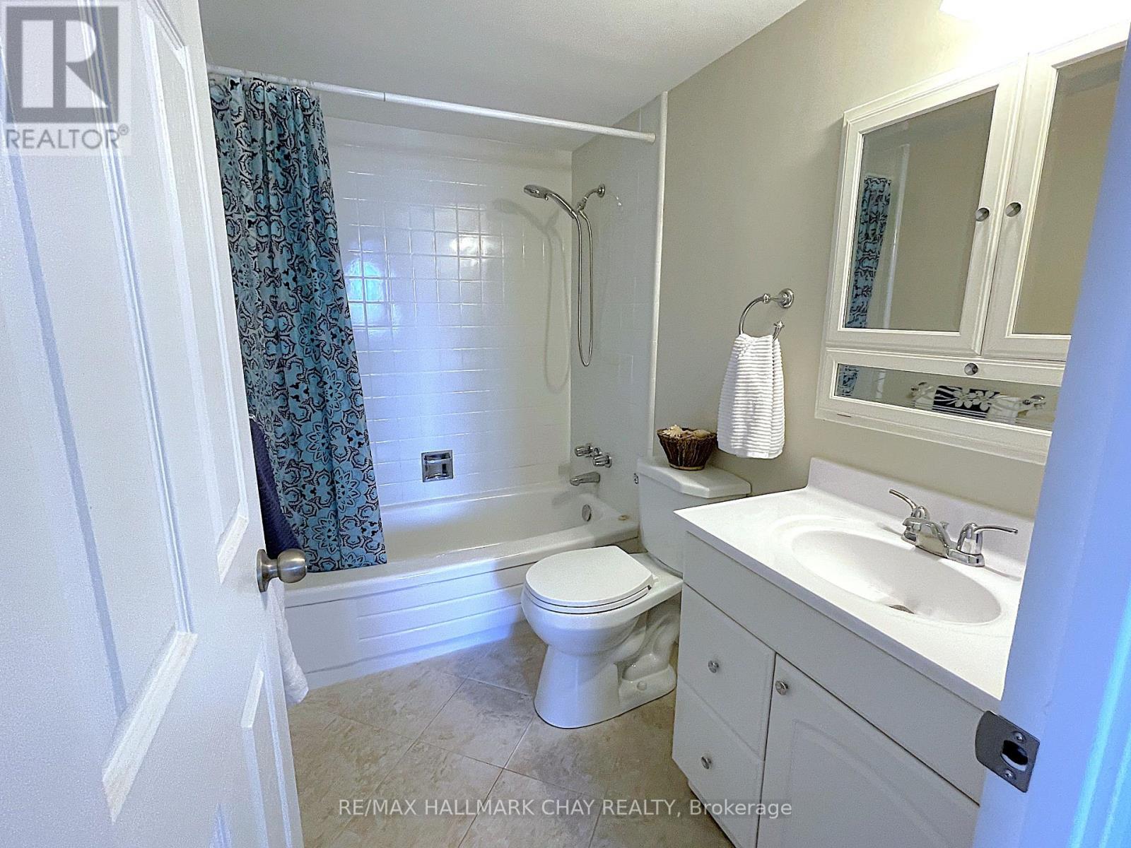 702 - 414 Blake Street, Barrie, Ontario  L4M 5J7 - Photo 16 - S12353685