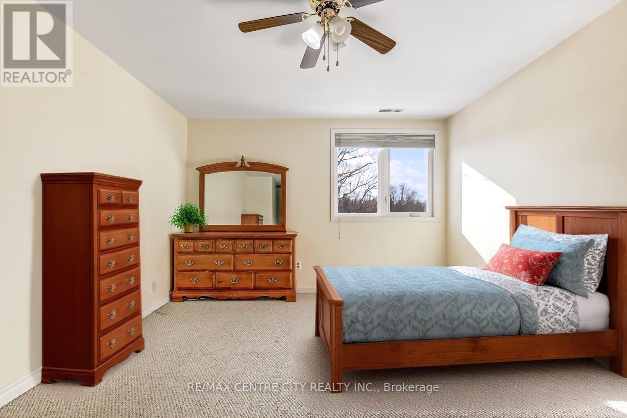 11 - 125 Elm Street, St. Thomas, Ontario  N5R 1H9 - Photo 21 - X12717104