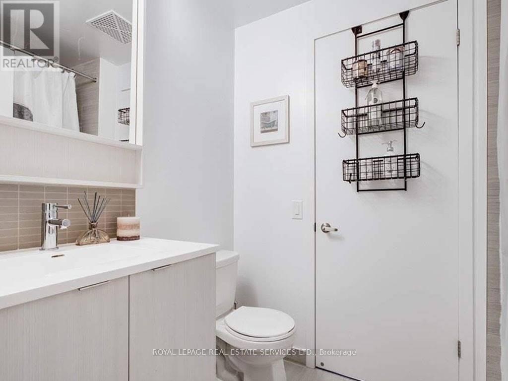 1306 - 2560 Eglinton Avenue W, Mississauga (Central Erin Mills), Ontario  L5M 5R1 - Photo 4 - W12748644