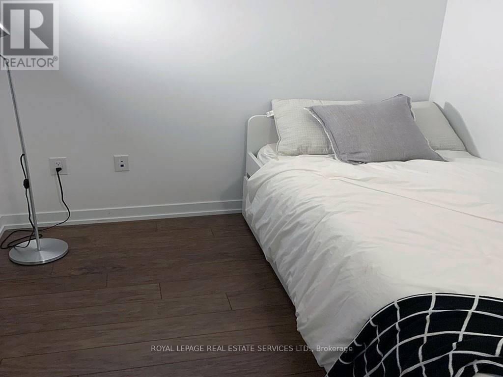 1306 - 2560 Eglinton Avenue W, Mississauga (Central Erin Mills), Ontario  L5M 5R1 - Photo 6 - W12748644