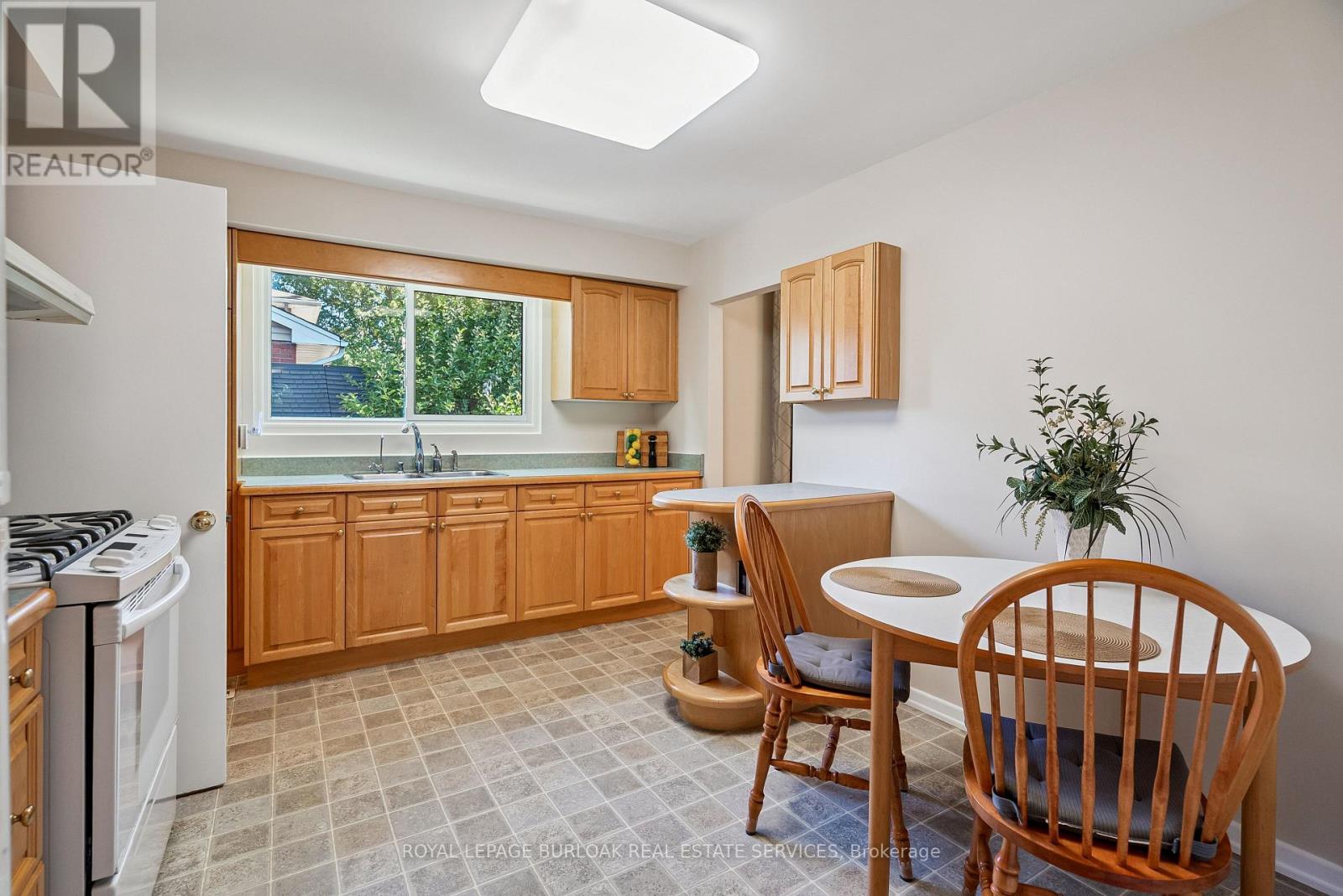 871 Francis Road, Burlington, Ontario  L7T 3Y1 - Photo 11 - W12748648